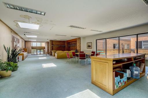 717 Highway 7, Hopkins, MN 55305