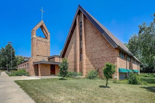 717 Highway 7, Hopkins, MN 55305