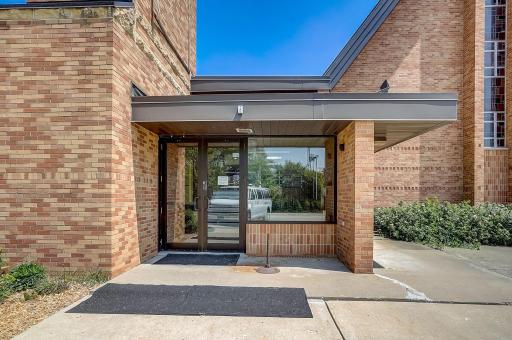 717 Highway 7, Hopkins, MN 55305