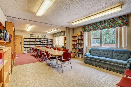 717 Highway 7, Hopkins, MN 55305