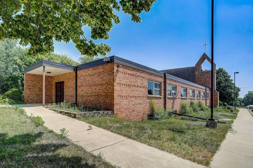 717 Highway 7, Hopkins, MN 55305