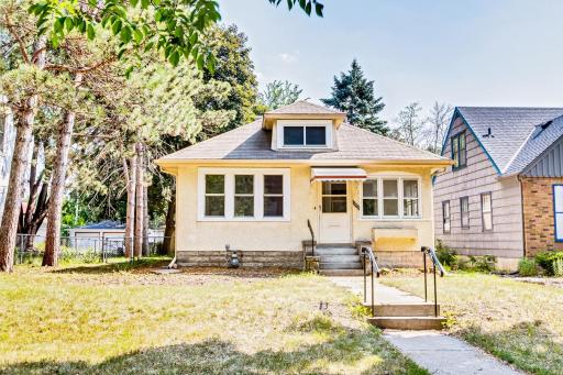 1676 Taylor Avenue W, Saint Paul, MN 55104