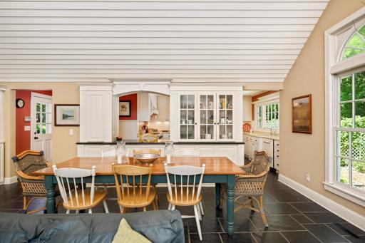 A large informal dining area if great for family get togethers