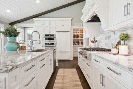 5920 Kirkwood Circle, Plymouth, MN 55442