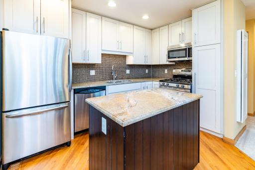 24424 E Cedar Lake Drive, New Prague, MN 56071