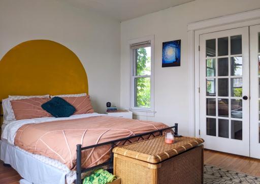 Living room or an extra bedroom