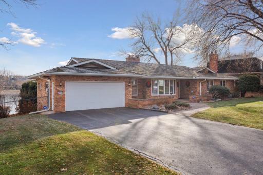 1860 Major Drive N, Golden Valley, MN 55422