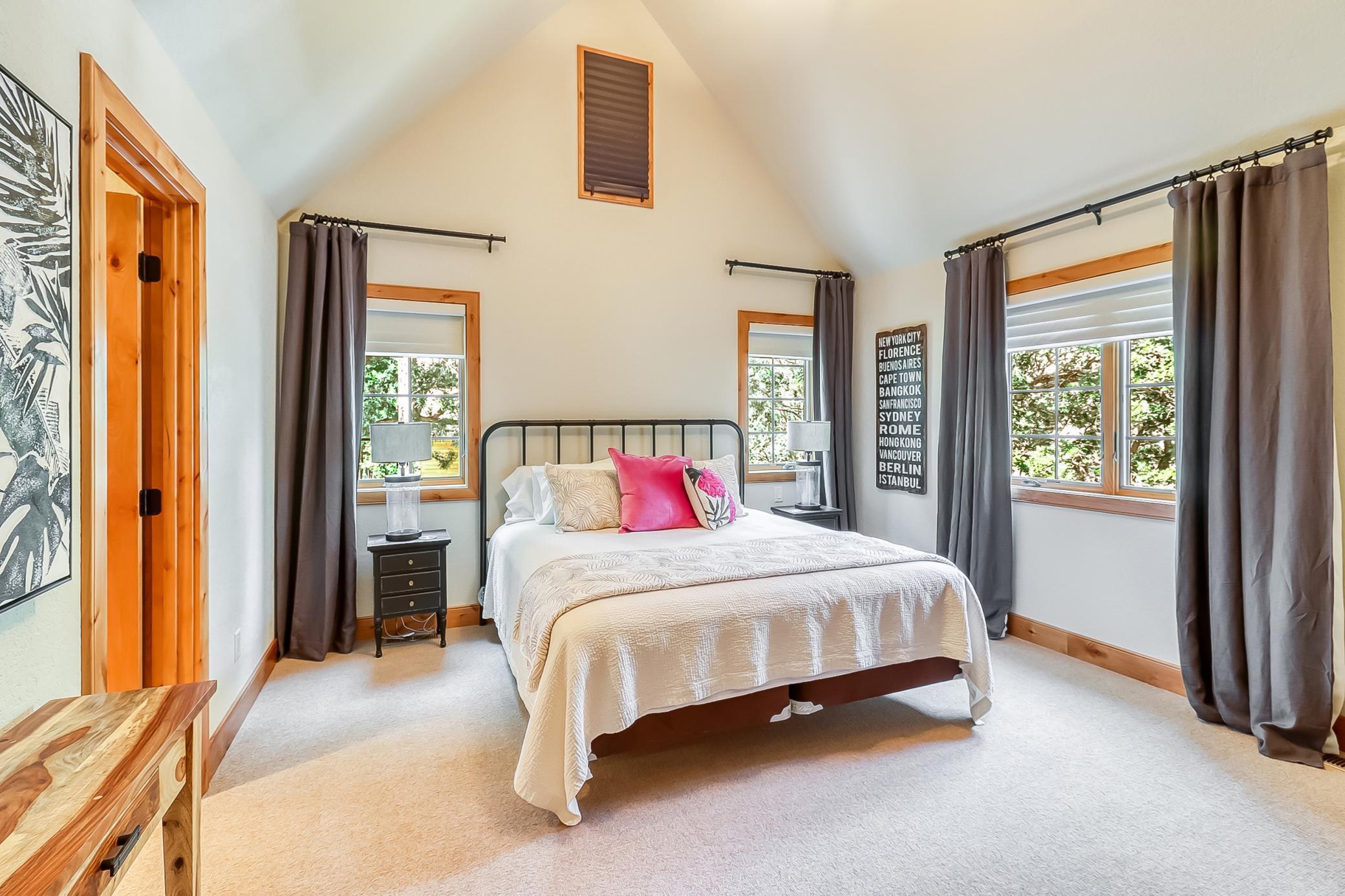 Upstairs Bonusroom4_2.jpg