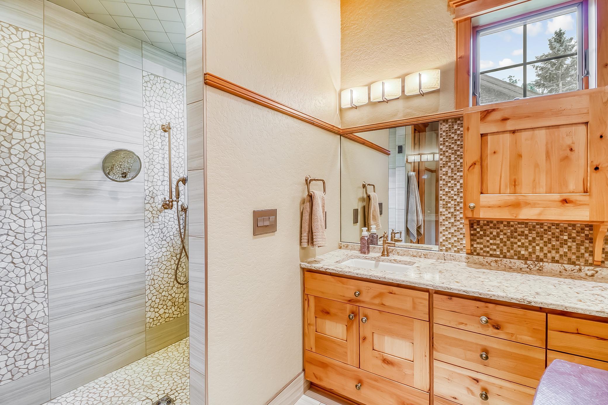 Primary Bathroom1_2.jpg