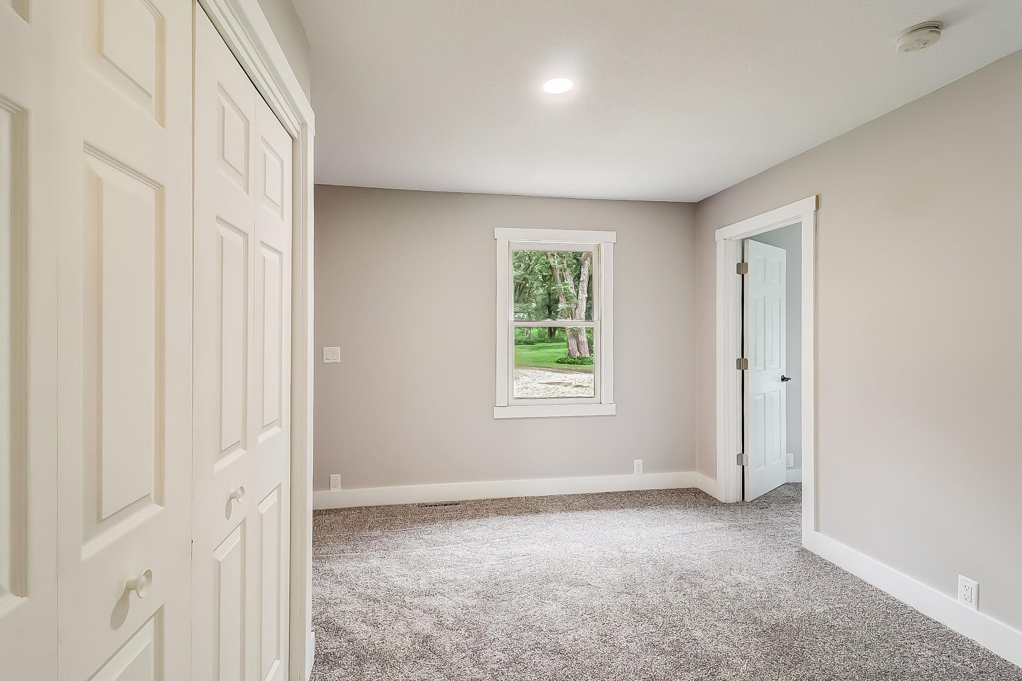 Familyroom1_1.jpg