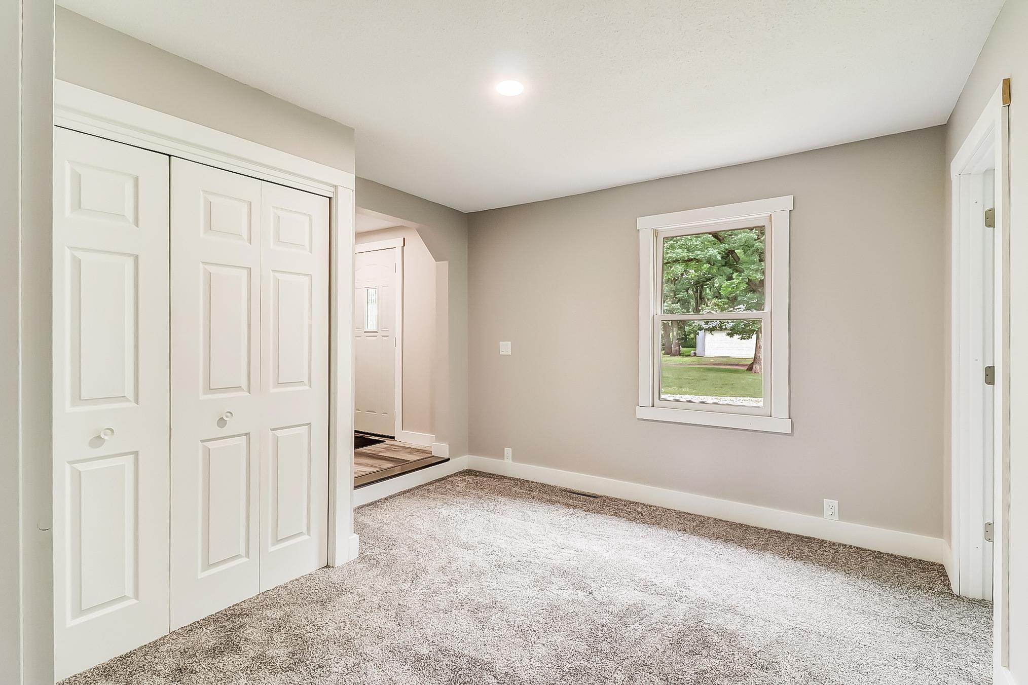 Familyroom1_2.jpg