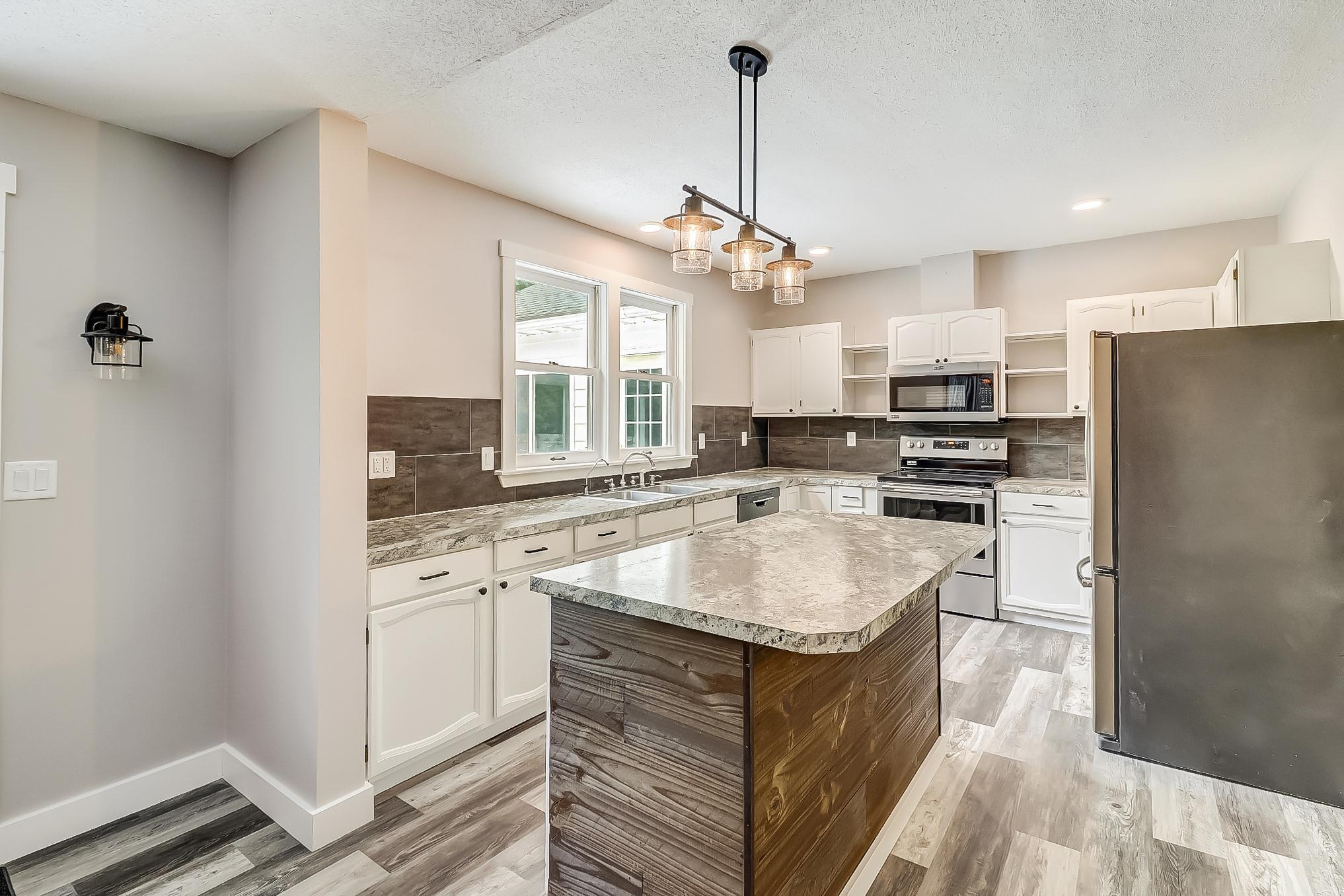 Kitchen1_2.jpg