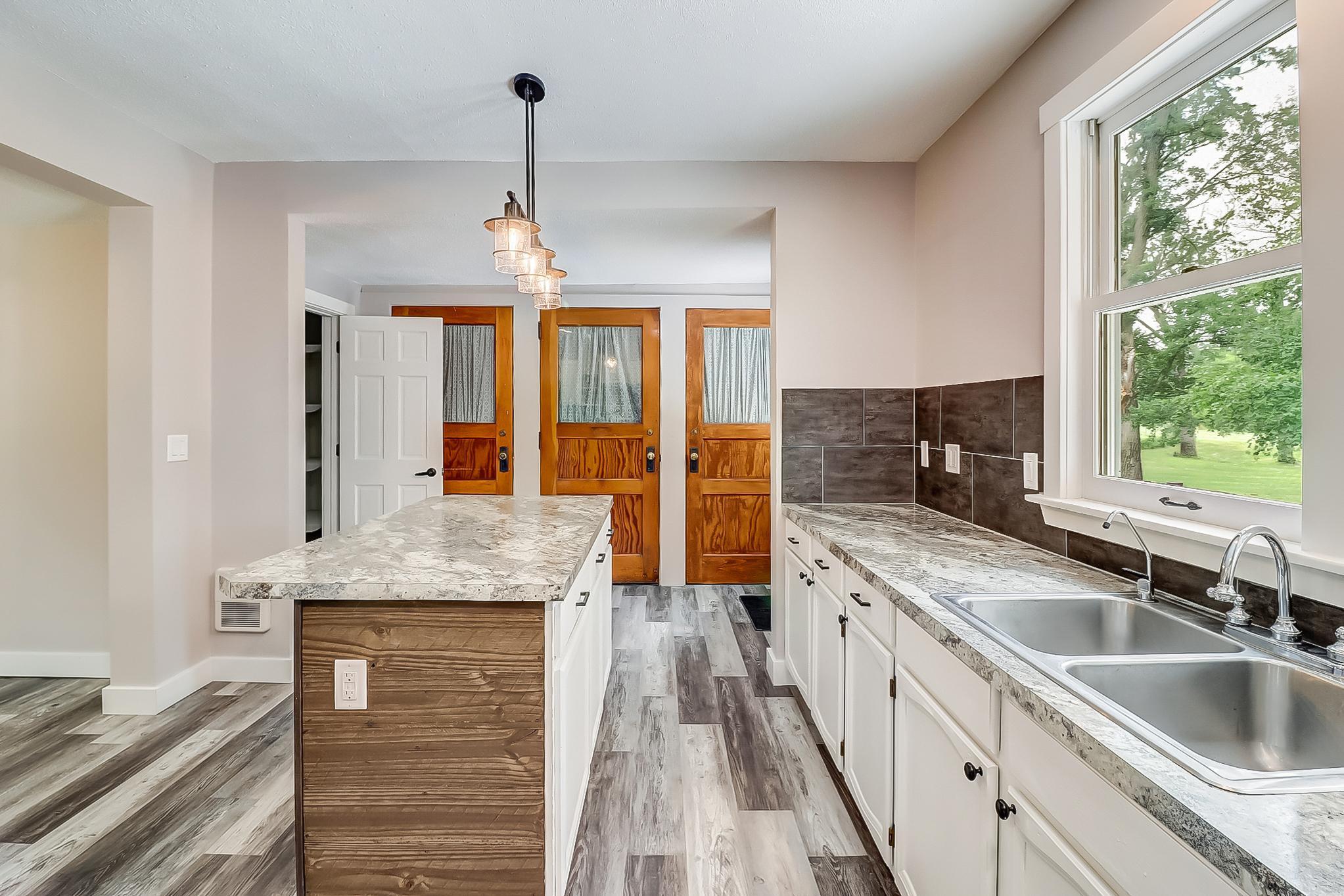 Kitchen1_3.jpg