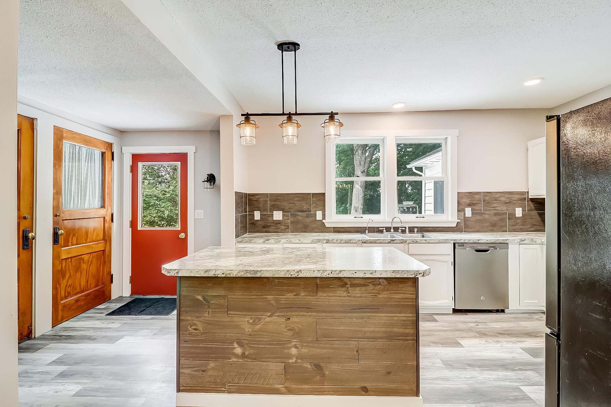 Kitchen1_1.jpg