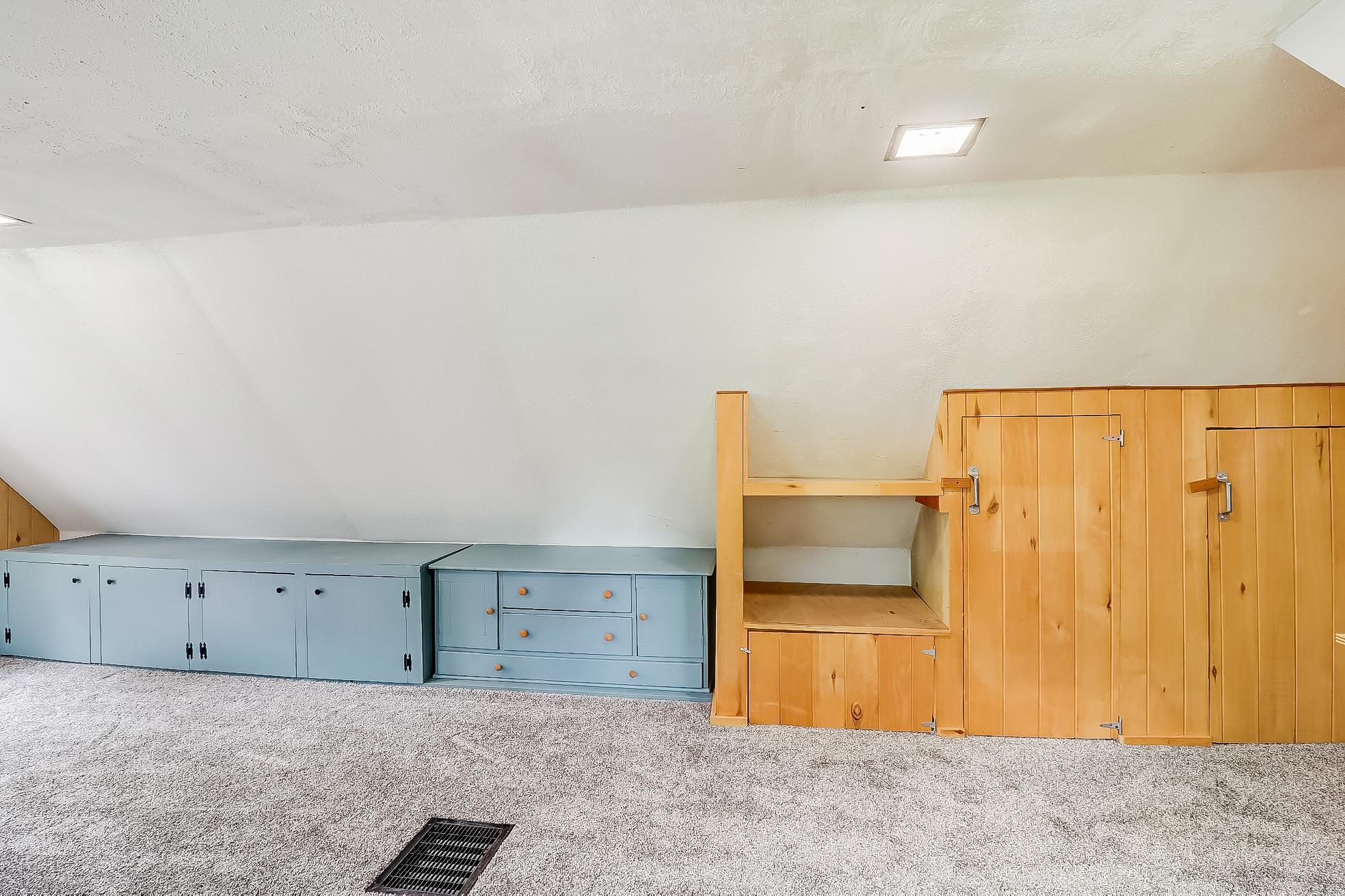 Upstairs1_3.jpg