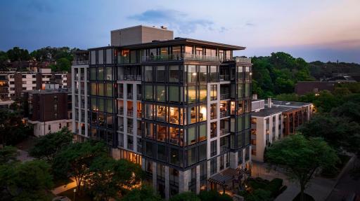 The floor plan and superb details of this home live up to its priceless location.