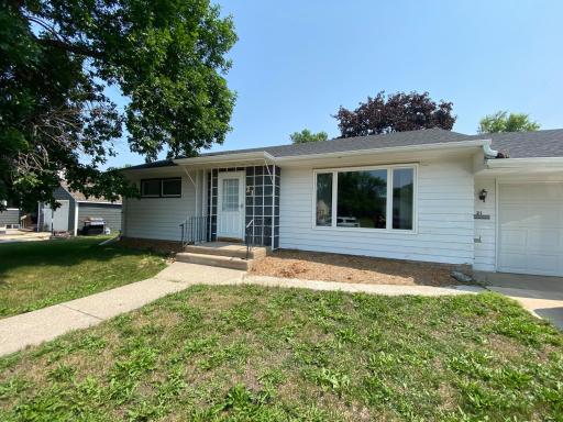 21 Meadow Lane, Morris, MN 56267