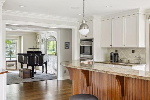 6 Spring Marsh Lane, North Oaks, MN 55127