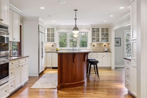6 Spring Marsh Lane, North Oaks, MN 55127
