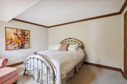6 Spring Marsh Lane, North Oaks, MN 55127