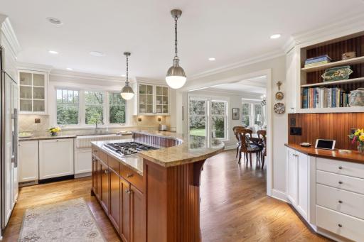 6 Spring Marsh Lane, North Oaks, MN 55127