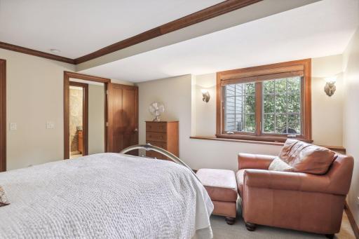 6 Spring Marsh Lane, North Oaks, MN 55127