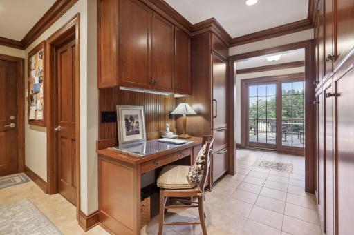 6 Spring Marsh Lane, North Oaks, MN 55127