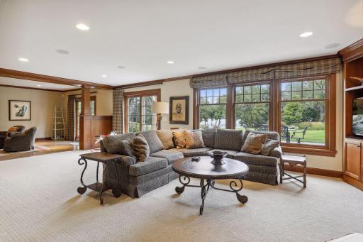 6 Spring Marsh Lane, North Oaks, MN 55127