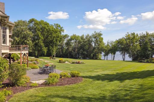 6 Spring Marsh Lane, North Oaks, MN 55127