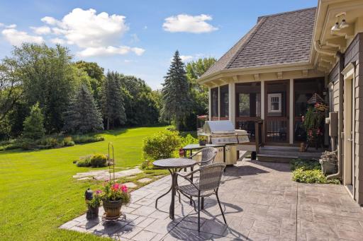 6 Spring Marsh Lane, North Oaks, MN 55127