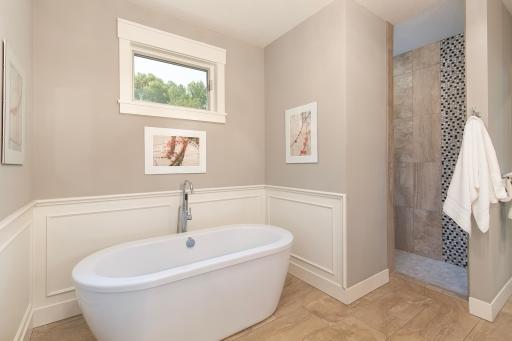 11309 Ridgemount Avenue W, Minnetonka, MN 55305