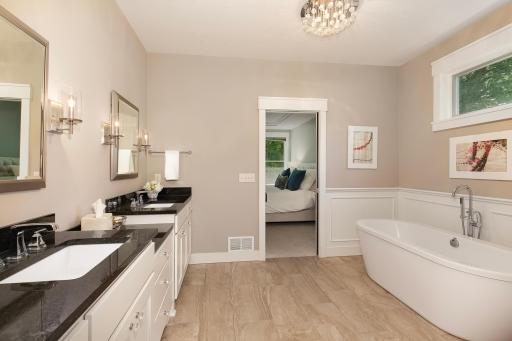 11309 Ridgemount Avenue W, Minnetonka, MN 55305