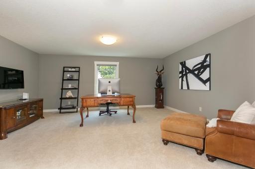 11309 Ridgemount Avenue W, Minnetonka, MN 55305