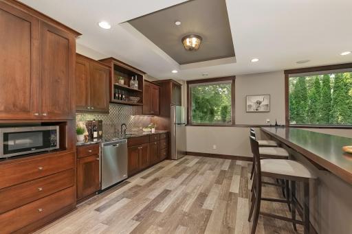 11309 Ridgemount Avenue W, Minnetonka, MN 55305