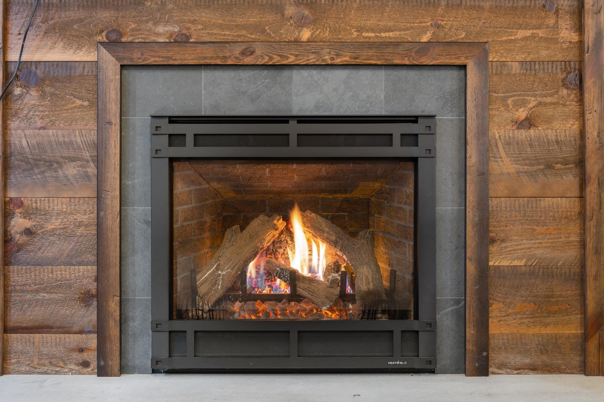 Gas fireplace