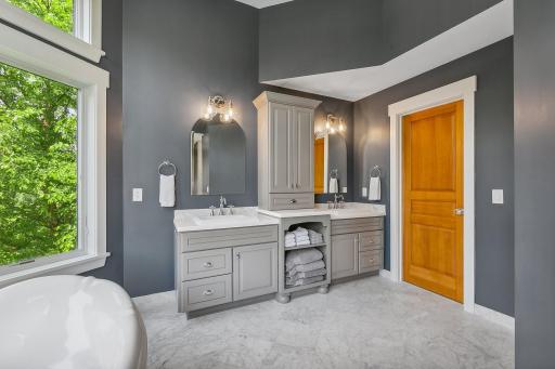 22911 Hunters Ridge Road, Lakeville, MN 55044