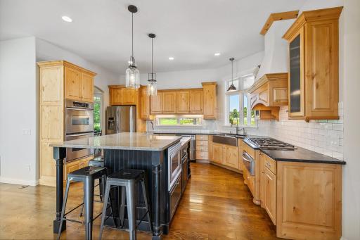 22911 Hunters Ridge Road, Lakeville, MN 55044