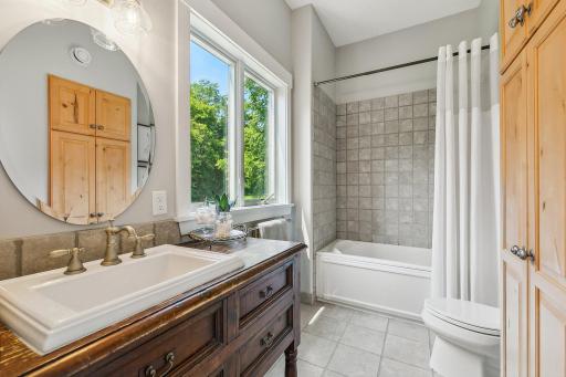 22911 Hunters Ridge Road, Lakeville, MN 55044