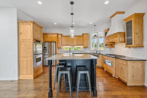 22911 Hunters Ridge Road, Lakeville, MN 55044