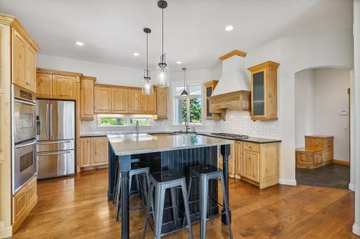 22911 Hunters Ridge Road, Lakeville, MN 55044