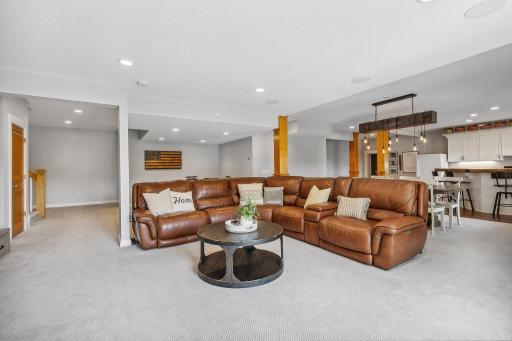 22911 Hunters Ridge Road, Lakeville, MN 55044