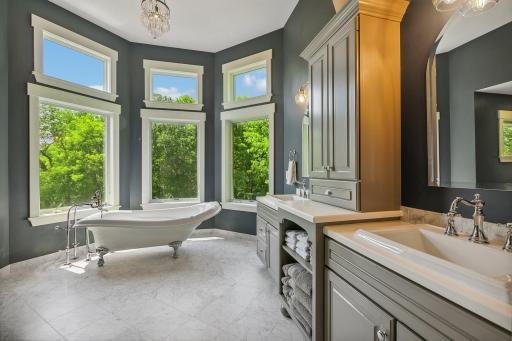 22911 Hunters Ridge Road, Lakeville, MN 55044