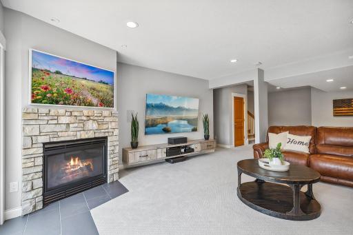 22911 Hunters Ridge Road, Lakeville, MN 55044