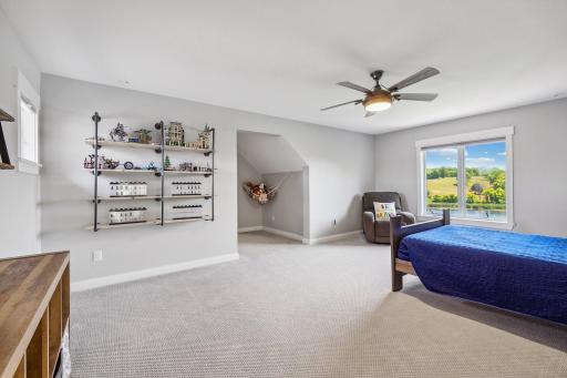 22911 Hunters Ridge Road, Lakeville, MN 55044