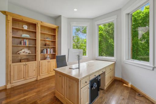 22911 Hunters Ridge Road, Lakeville, MN 55044