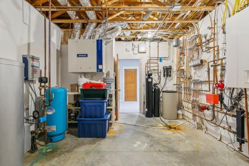 22911 Hunters Ridge Road, Lakeville, MN 55044
