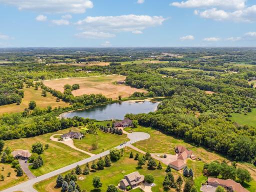 22911 Hunters Ridge Road, Lakeville, MN 55044