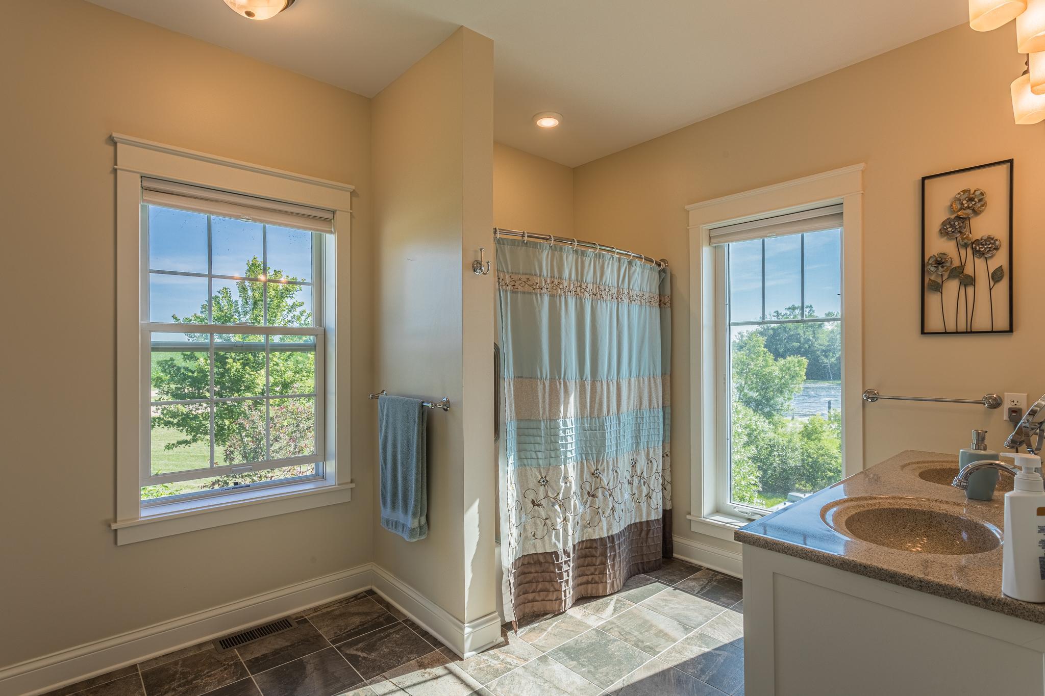 Main floor full bath