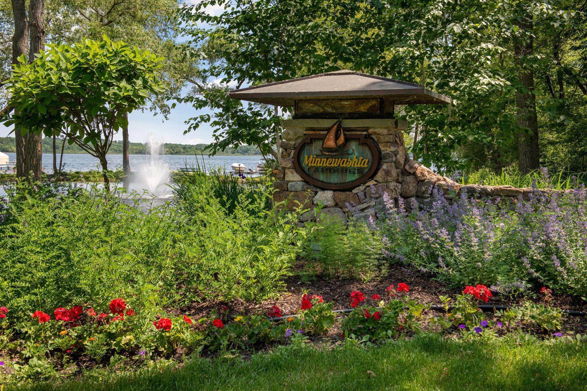 This property is part of the Minnewashta Landings Association.