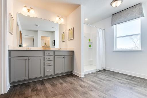 Bedroom Suite Bath (pictures of model home)